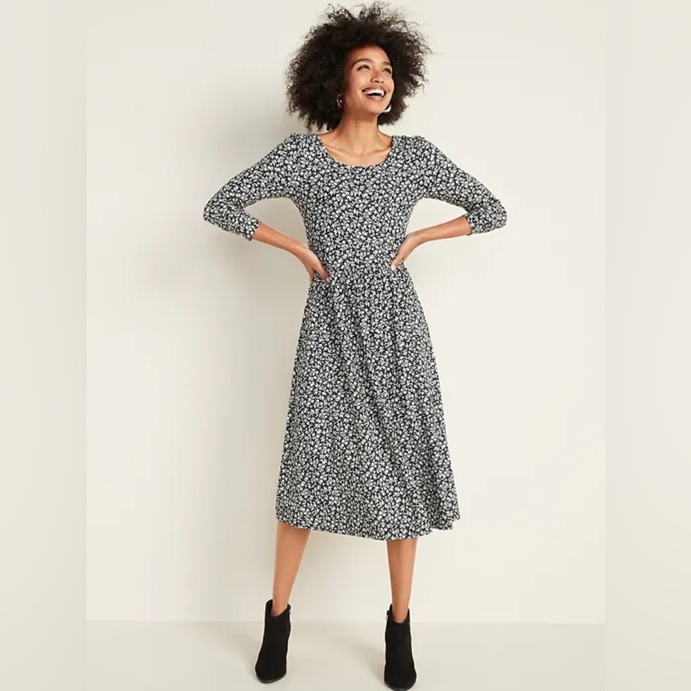 Fit and Flare Scoop Neck Black and White Floral Midi Dress